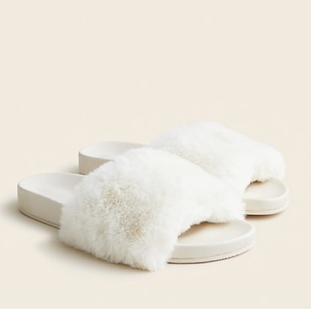 NWT- PACIFIC FLUFFY-STRAP SLIDES sz 7.5